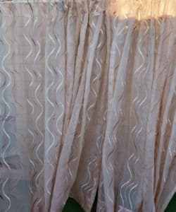 Sheer curtain x4.Each curtain size -H*W-170*110 cm.