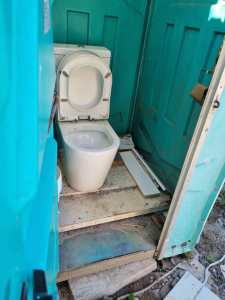 Portable toilet for job site