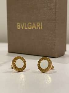 Bulgari style gold and cream stud earrings jewellery