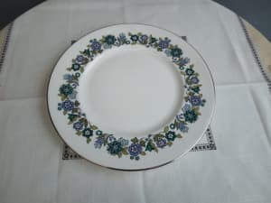Royal Doulton Bone china Esprit Dinner Plate Made In England