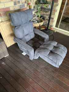 Lounge recliners
