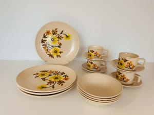 Retro Floral Johnson Brothers Complete Dinner Plate Set, 20 pcs