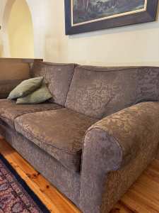 2 seater lounge FREE (plus Ill pay YOU $20 towards trailer hire)