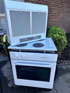 Simpson Oven / Electric Cooktop / Westinghouse Rangehood.