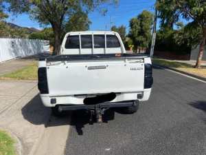 2007 Toyota hilux open to offers