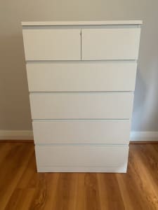 Fantastic Furniture 6 draw white tallboy chest of drawers dresser