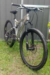 Specialized Full Suspension mountain bike disc brakes Small