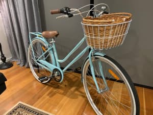 Womens Vintage Style Cruiser Bicycle with Basket