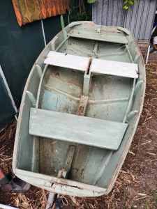 9ft sailing dingy, sail gear and trailer 