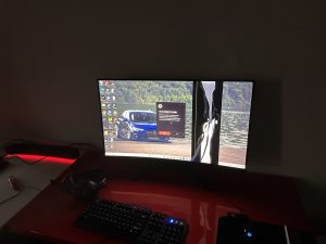 Curved 32 inches Acer gaming monitor