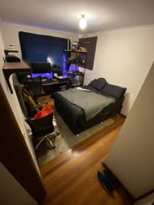 Box Hill Room available $450