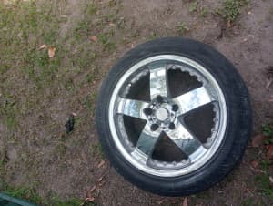 Mag wheels to suit Holden commodore