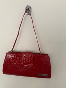 Small red handbag very pretty new!