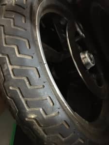 Harley Front Wheel Dyna Fld with new Harley tyre