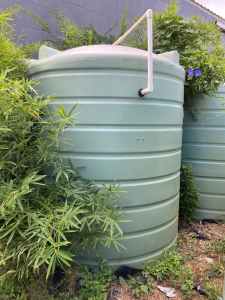Water storage tanks, plastic 2000litres
