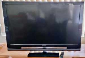 Sony Bravia Flat Screen TV - Great Bargain and Working perfectly