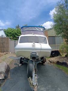 Half cab boat, full covers ,40hp outboard 