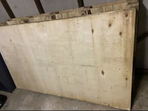 Free large plywood pallets
