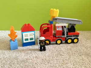 10592 Lego Duplo Fire Truck