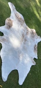 Cow hide rug large approx 2m x 2m