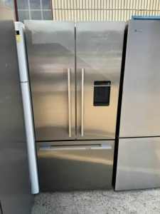 Fisher and paykel 522 LITRES Fridge Freezer.
