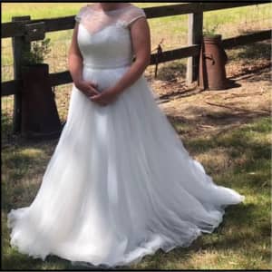 Karen Willis Holmes wedding dress