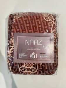Naaz King size bedsheet and pillowcase