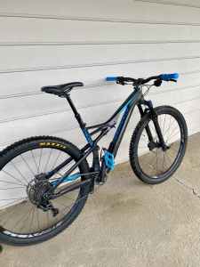 Specialized camber Carbon mountain bike