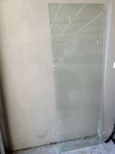 Glass door without frame