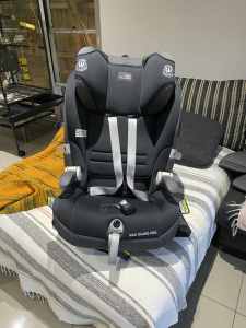 Child convertible car seat - britax safe and sound