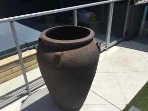 POT/URN/ WATER FEATURE OR WHATEVER