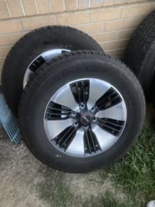 22 D max tyres and rims 