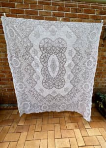 Beautiful Vintage Rectangle Tablecloth 200 x 152cm