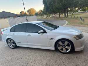 Selling 2008 Holden commodore VE SS White