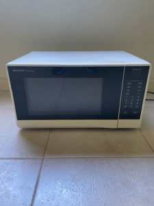 Microwave oven - Sharp 1100W R-330Y