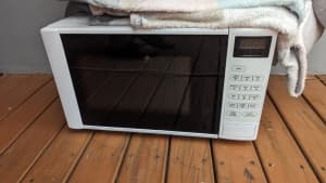 Microwave in Great working condition 