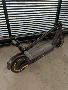 Segway Ninebot Max G30LP Electric Scooter (Grey)
