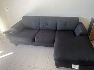 Wanted: Corner black lounge 