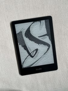 10th Generation Kindle PaperWhite 8G