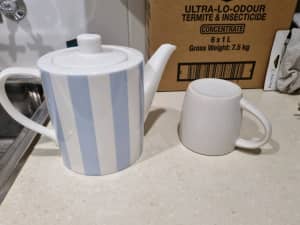 tea pot, 4 plus cups