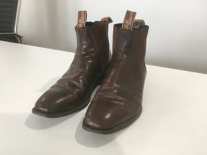 RM Williams brown size 10.5 craftsman boots.