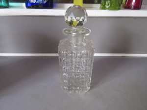 VINTAGE CLEAR PRESSED CUT GLASS DECANTER BOTTLE WITH GLASS TOP