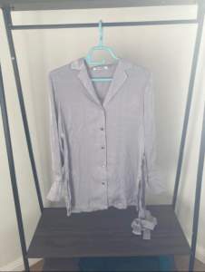 Snidel silver shirt one size $40