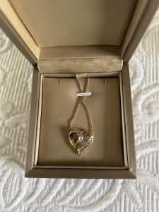 9ct Diamond and gold Heart Pendant and 9ct Gold Chain