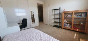 Sunny Bedroom, Convenient location suitable for VIC uni / Int Students