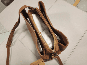 Michael Kors Jet Set Medium Saffiano Leather Top Zip Tote Bag in Navy, Bags, Gumtree Australia Auburn Area - Lidcombe