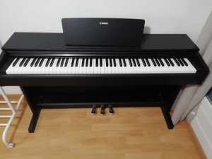 Yamaha Arius Digital Piano 
