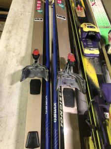Skis / 3 skis and one cross country
