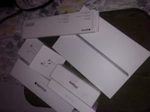Apple boxes empty