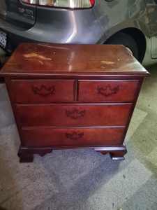 Free Drexel Heritage bedsides to upcycle 